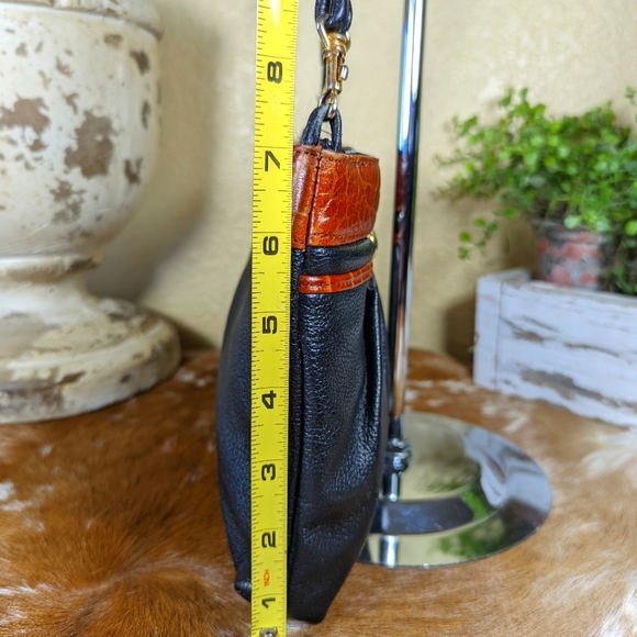 Vintage Pebbled Leather 1980s Crossbody Crocodile Embossed Leather Trim Clutch - Picture 3 of 10